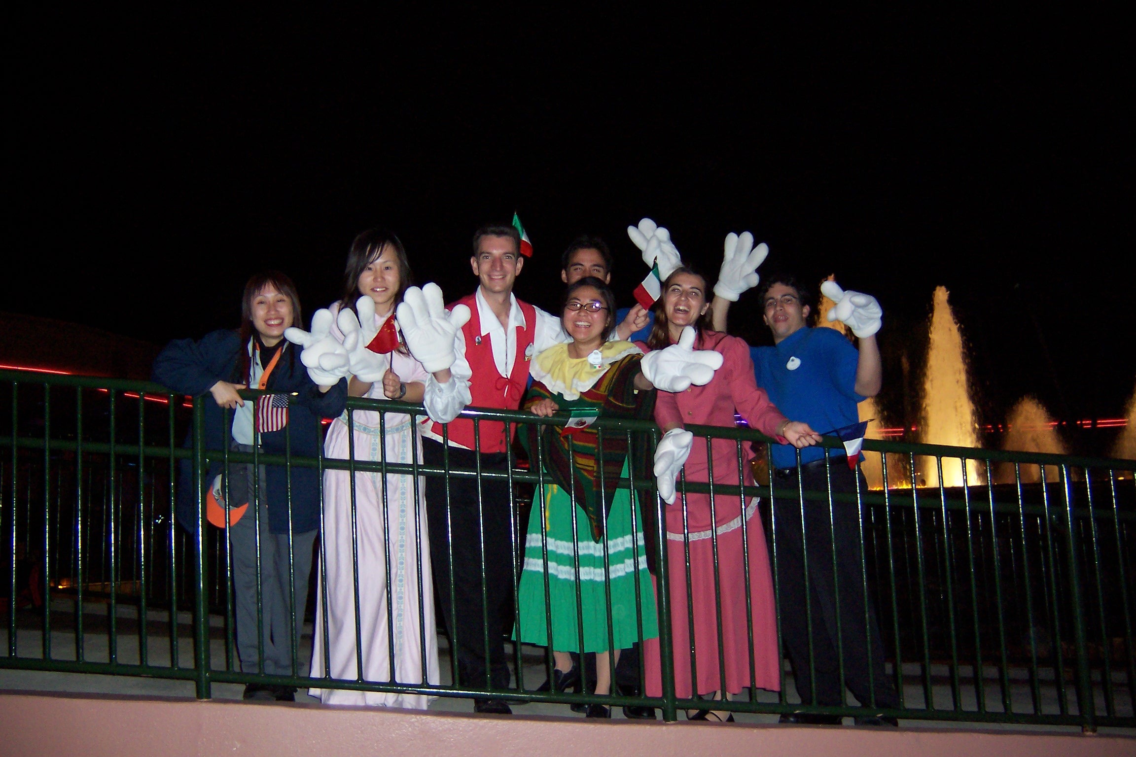 Cultural Rep 2004 -3 (Kiss goodnight)