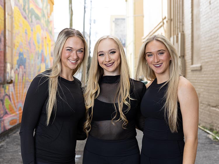 Jessica, Kelly and Chloe together as Disney performers featured in Hocus Pocus Villain Spelltacular.