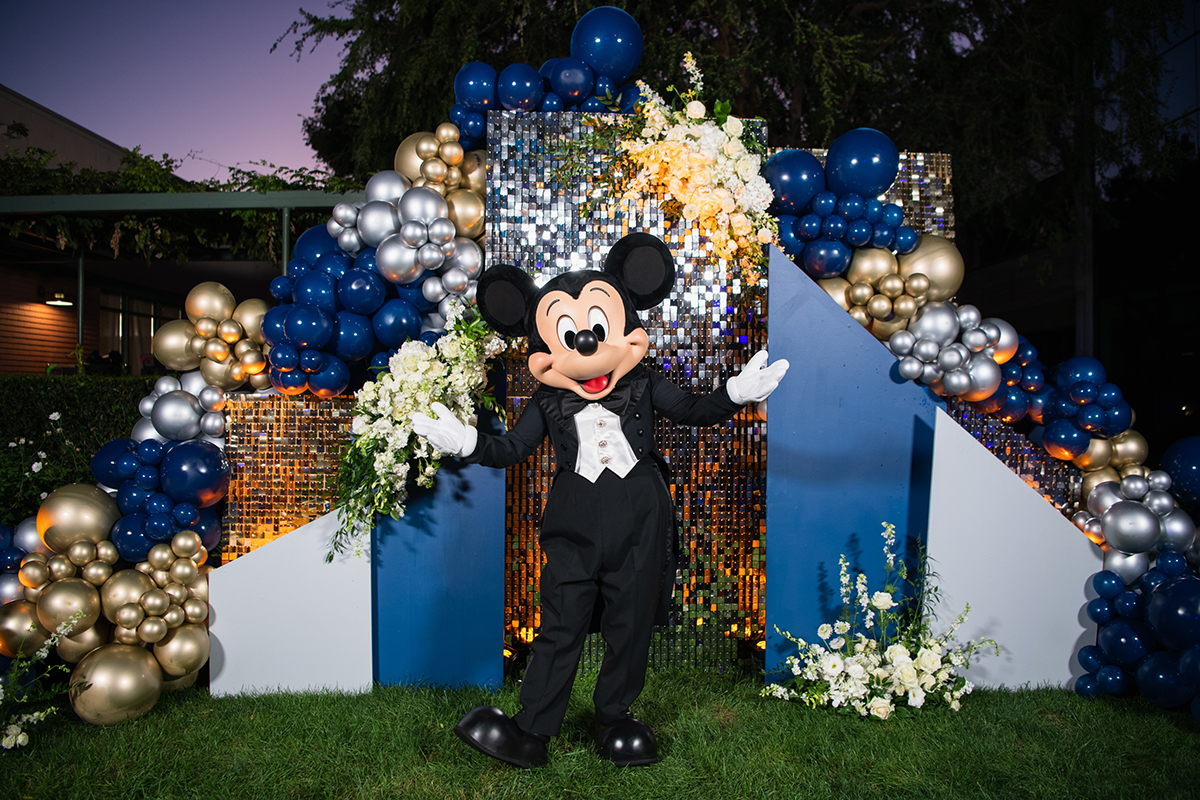 Mickey_1200x800 Mickey_1200x800