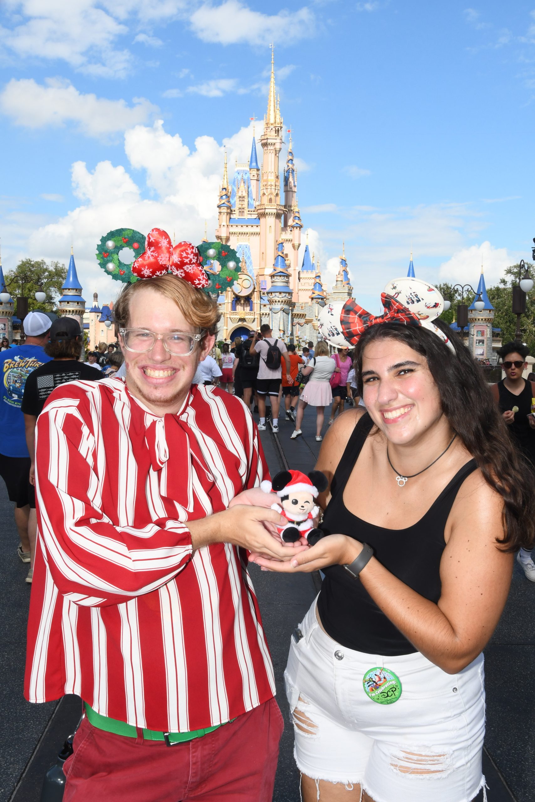 Disney College Program participants arrive at Disney World